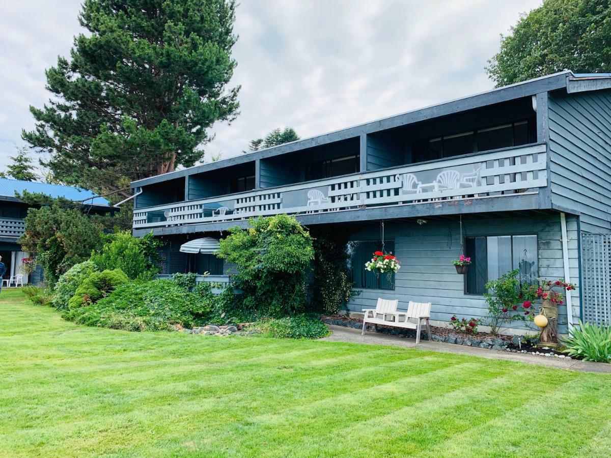 Sand Pebbles Inn Qualicum Beach Exterior photo